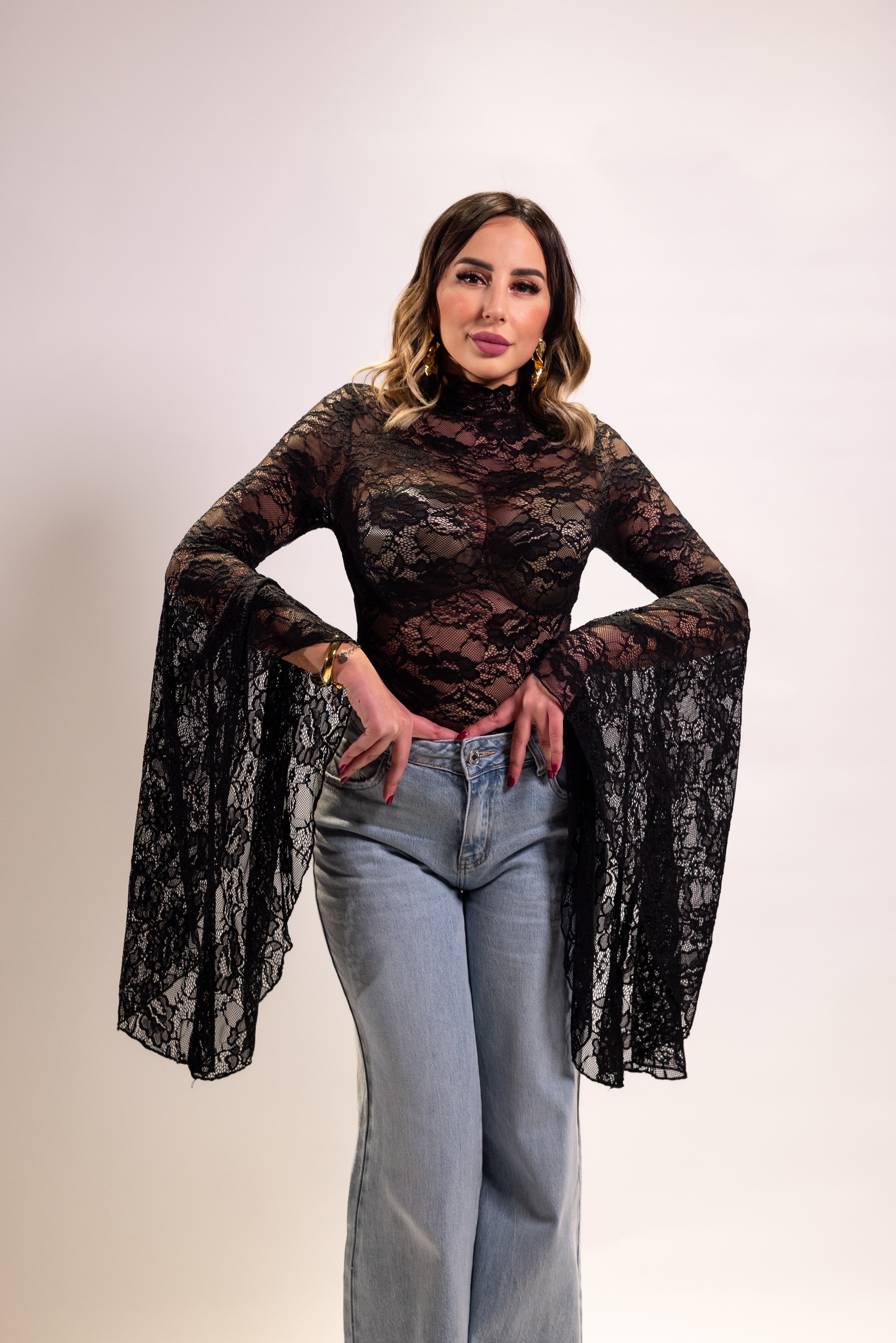 Blusa in pizzo Evelyn nero